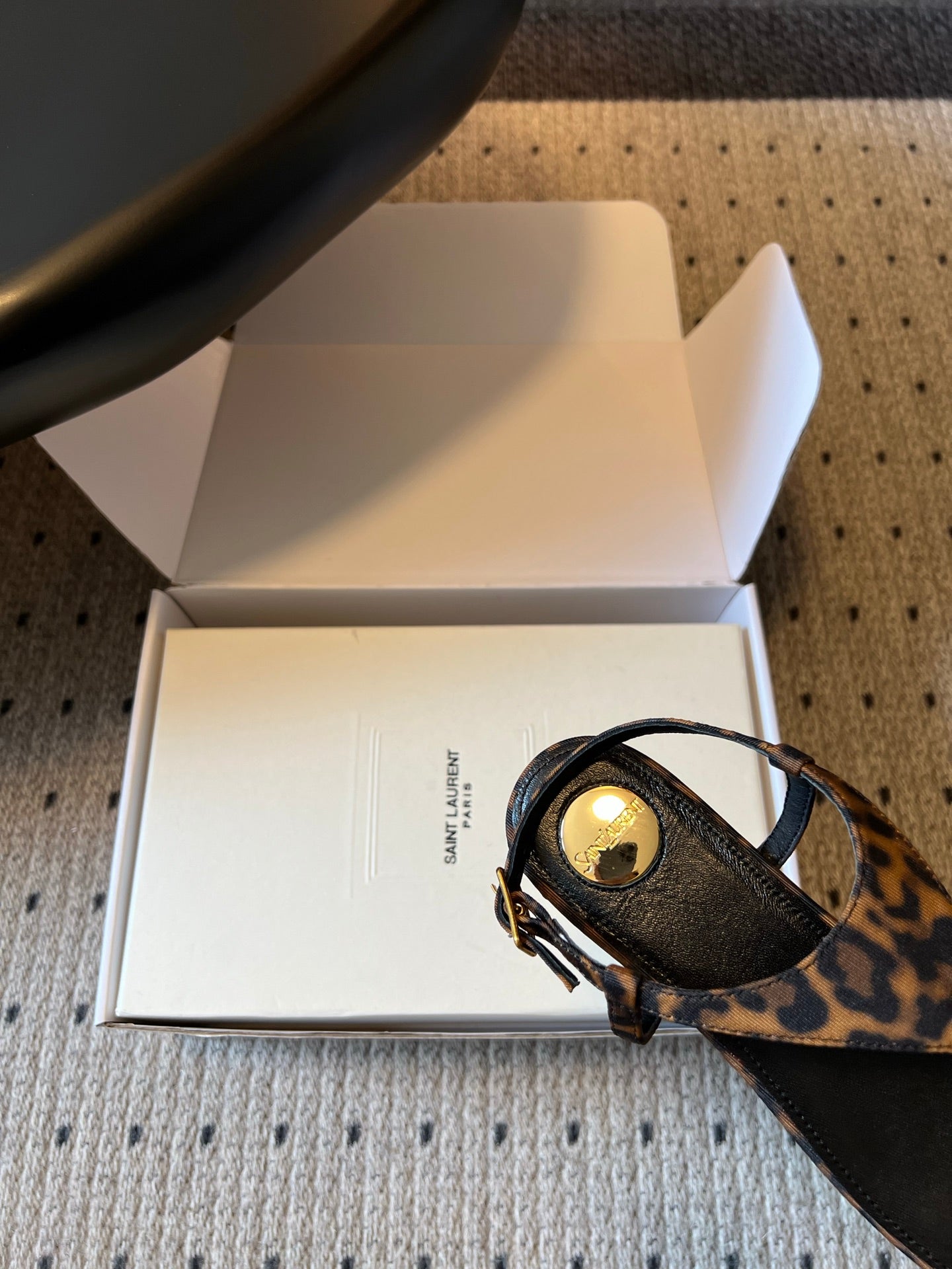 YSL 26S WIDE-STRAP THONG SANDALS IN LEOPARD PRINT FABRIC
