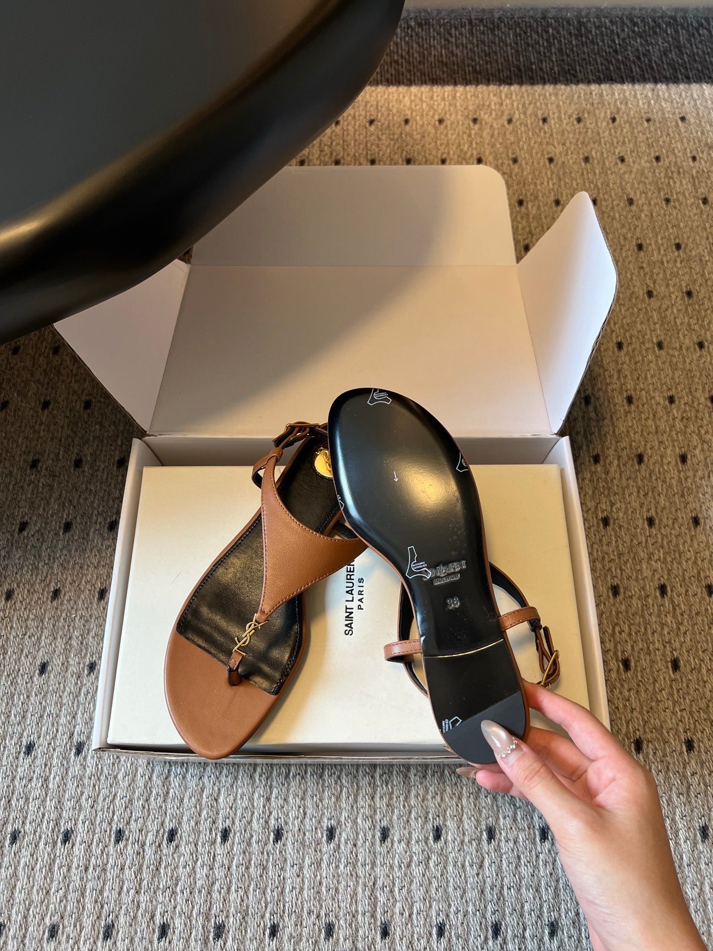 YSL 26S WIDE-STRAP THONG SANDALS IN BROWN CALFSKIN
