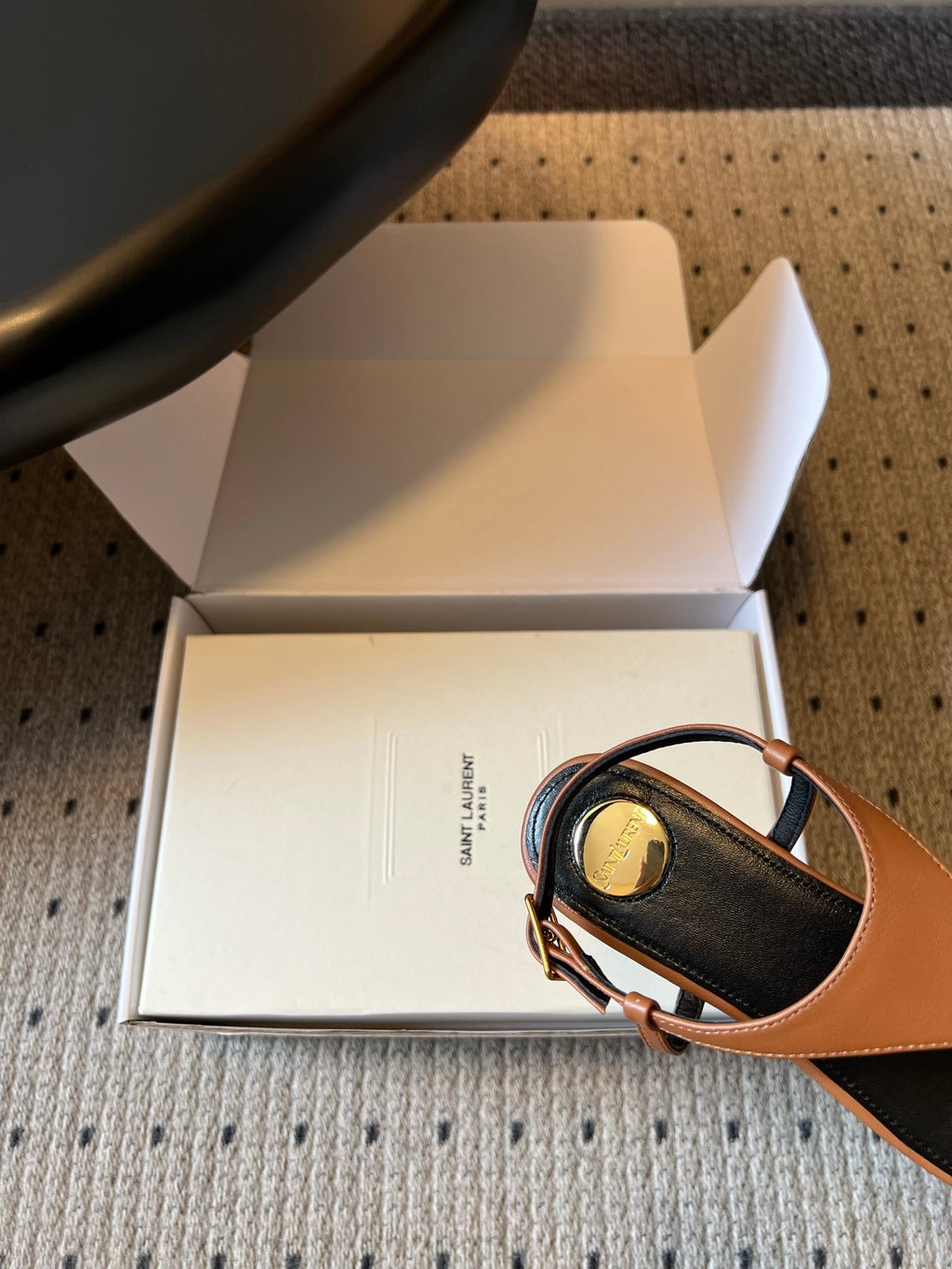 YSL 26S WIDE-STRAP THONG SANDALS IN BROWN CALFSKIN