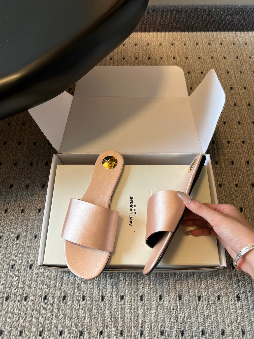 YSL 26S FLAT SLIDES IN NUDE SATIN