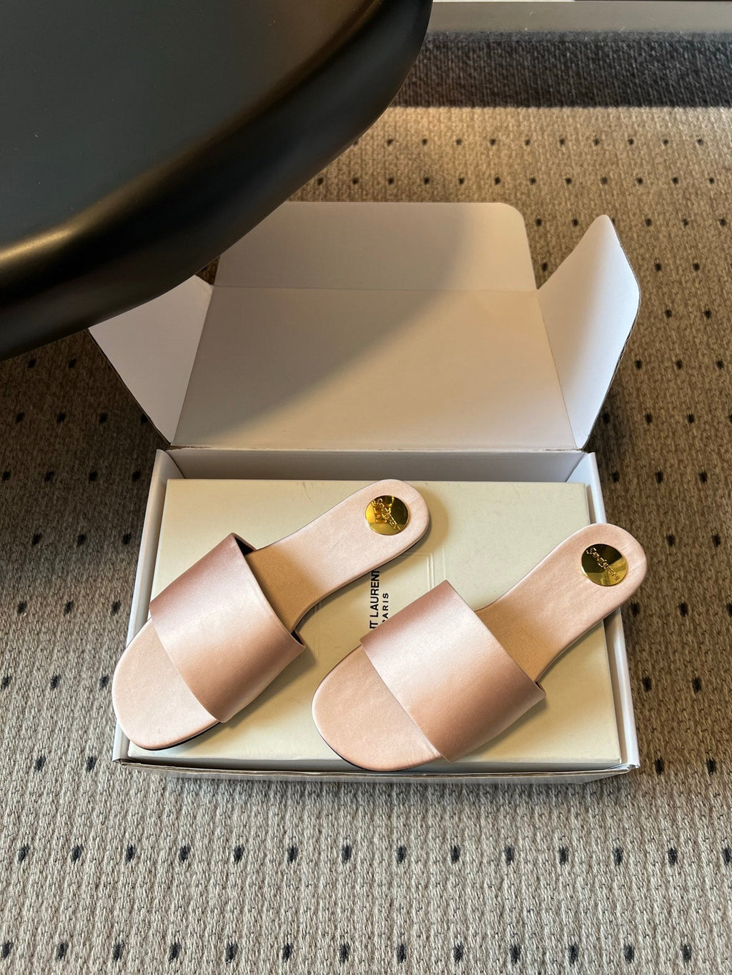 YSL 26S FLAT SLIDES IN NUDE SATIN