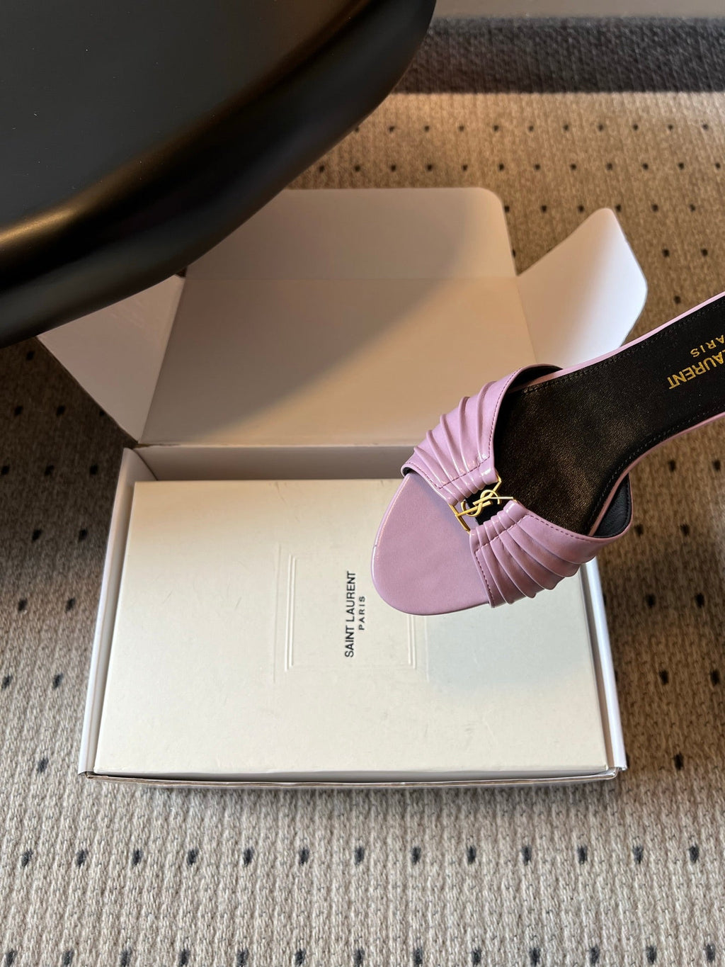 YSL 26S BABYLONE FLAT MULES IN LIGHT PURPLE LAMBSKIN