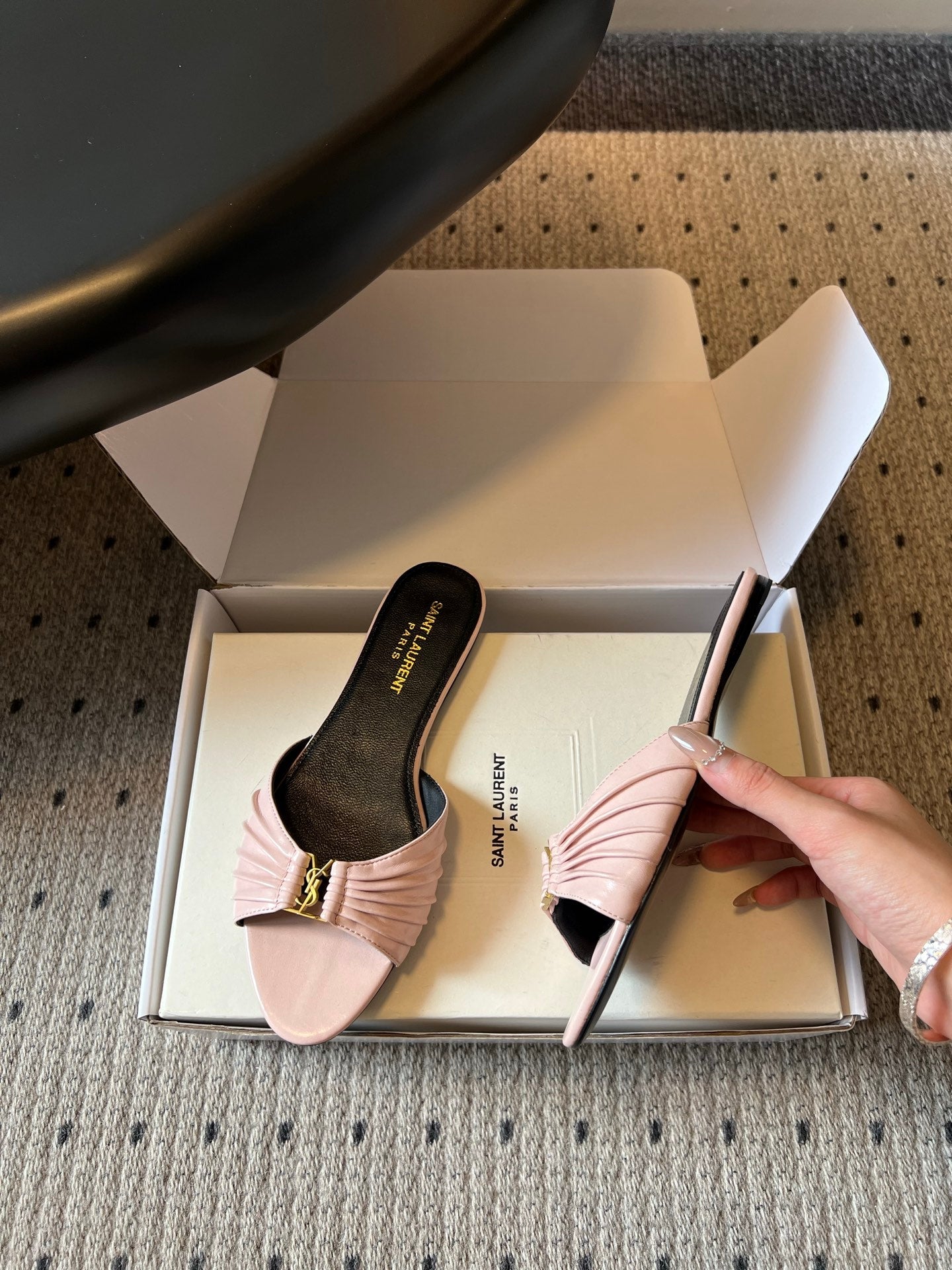 YSL 26S BABYLONE FLAT MULES IN LIGHT PINK LAMBSKIN