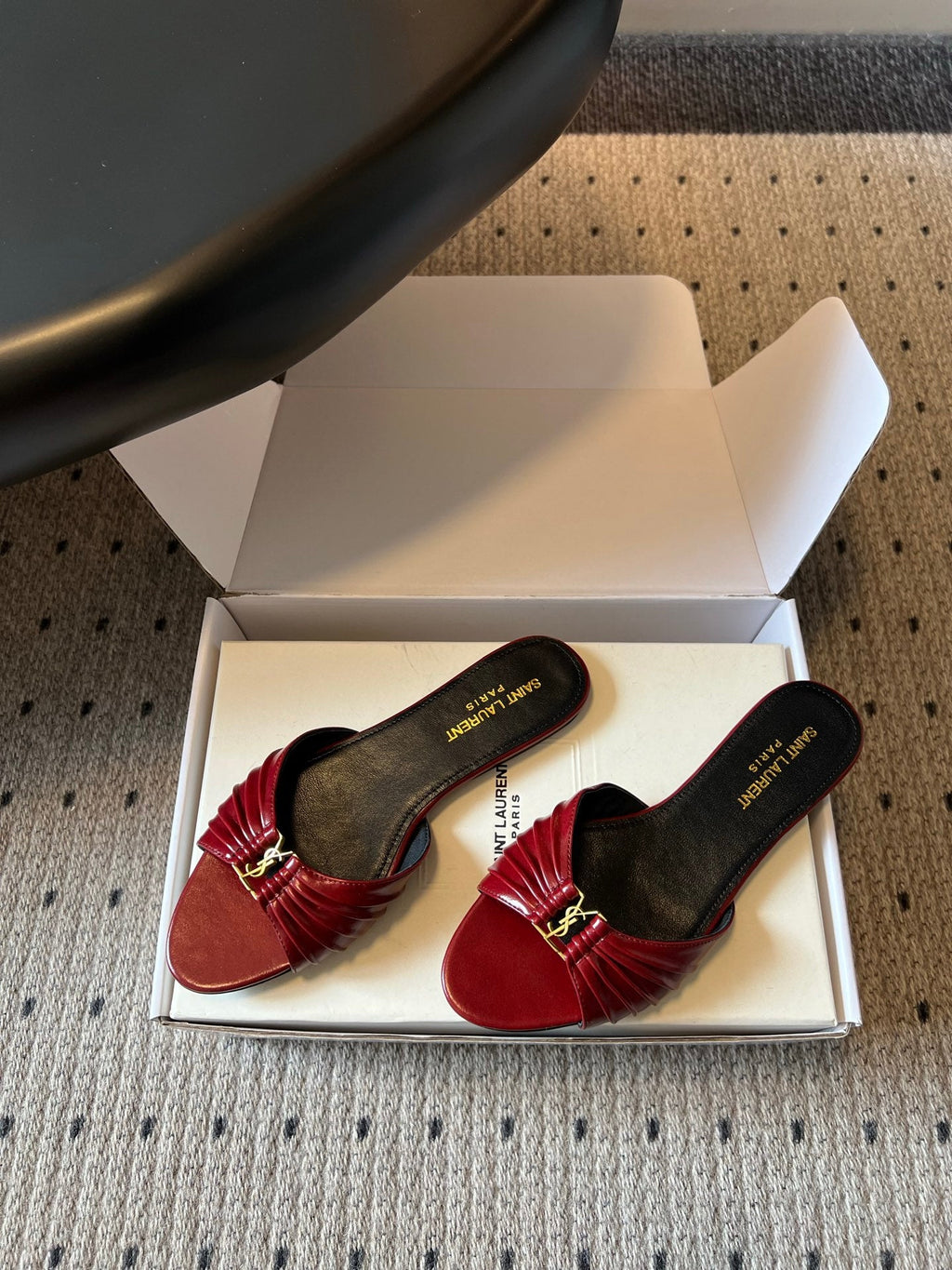 YSL 26S BABYLONE FLAT MULES IN RED LAMBSKIN