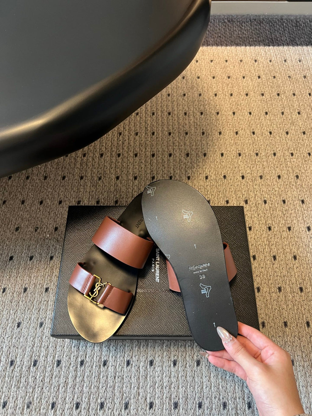 YSL 26S DOUBLE-STRAP SANDALS IN BROWN CALFSKIN