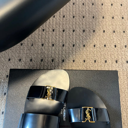 YSL 26S DOUBLE-STRAP SANDALS IN BLACK PATENT CALFSKIN