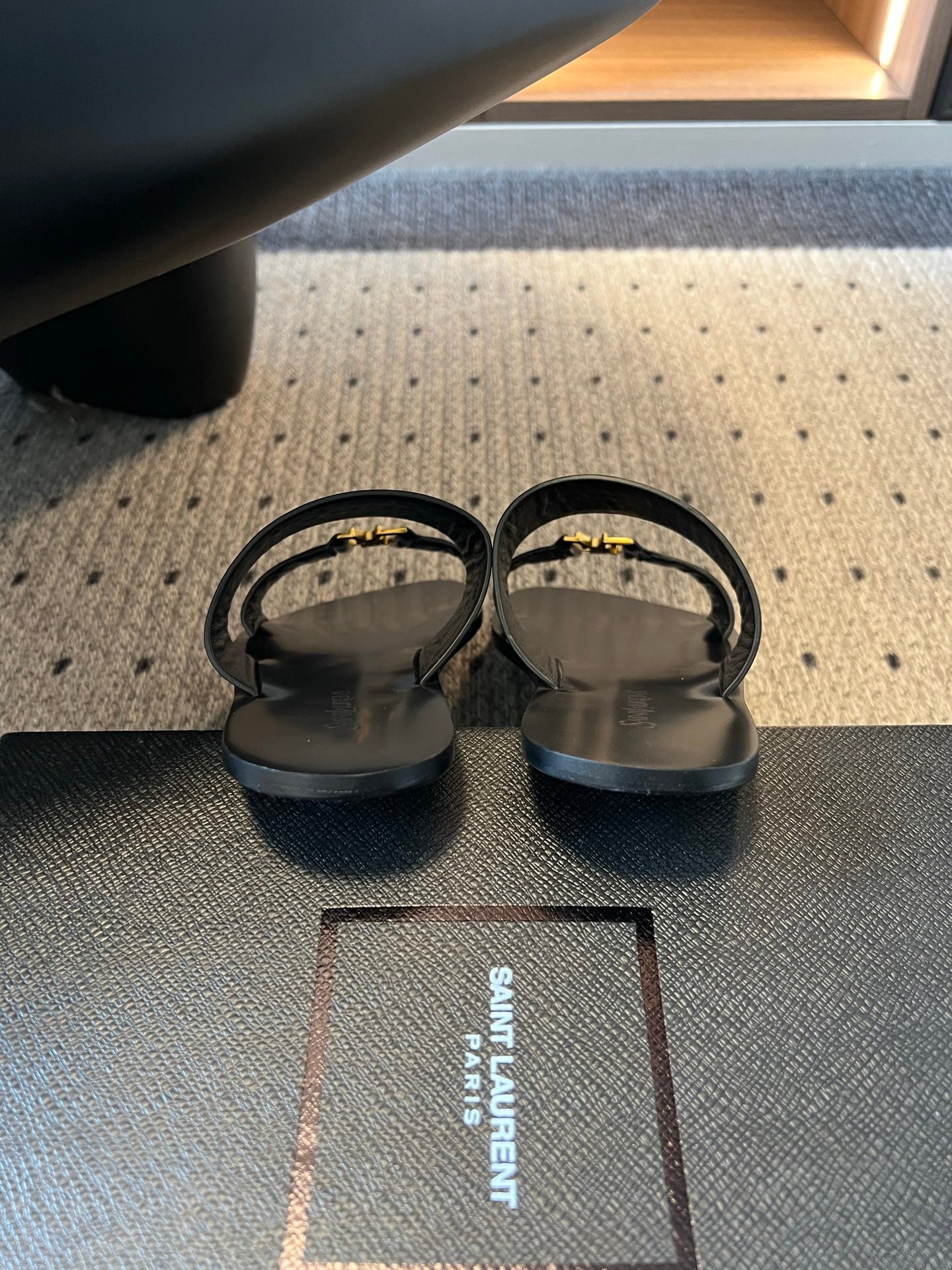 YSL 26S DOUBLE-STRAP SANDALS IN BLACK PATENT CALFSKIN