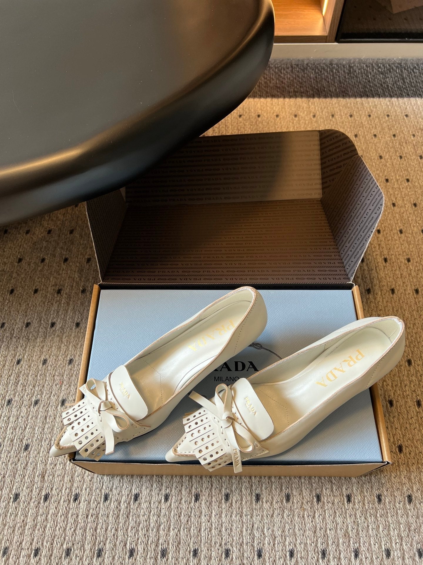 PRADA 26S POINTED TOE BOW FRINGE PUMPS 50MM IN IVORY WHITE CALFSKIN