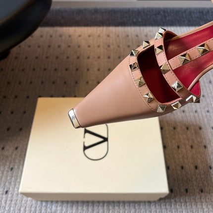 VALENTINO 26S ROCKSTUD HIGH HEELS 40 MM IN LIGHT BEIGE CALFSKIN
