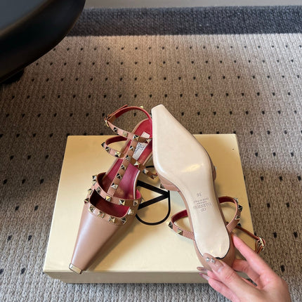 VALENTINO 26S ROCKSTUD HIGH HEELS 40 MM IN LIGHT BEIGE CALFSKIN