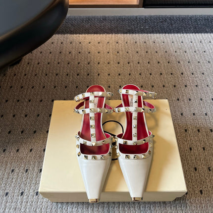 VALENTINO 26S ROCKSTUD HIGH HEELS 40 MM IN OFF WHITE CALFSKIN