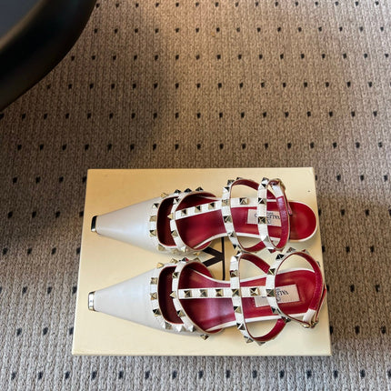 VALENTINO 26S ROCKSTUD HIGH HEELS 40 MM IN OFF WHITE CALFSKIN