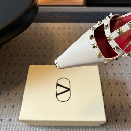 VALENTINO 26S ROCKSTUD HIGH HEELS 40 MM IN OFF WHITE CALFSKIN