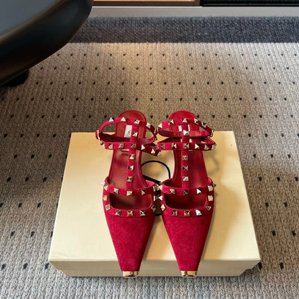 VALENTINO 26S ROCKSTUD HIGH HEELS 40 MM IN DARK RED SUEDE