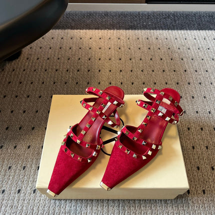 VALENTINO 26S ROCKSTUD HIGH HEELS 40 MM IN DARK RED SUEDE