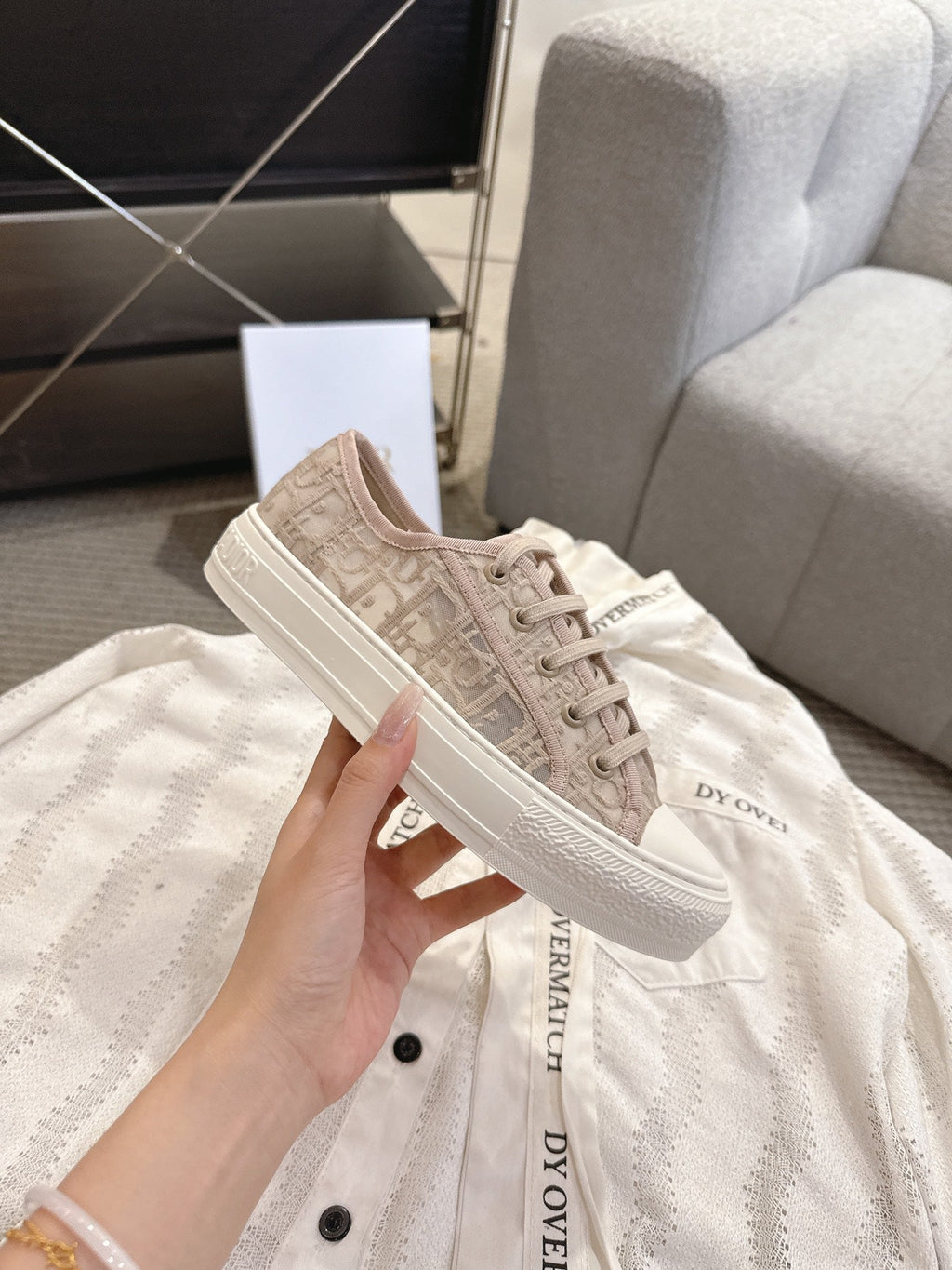 DIOR 26S SNEAKERS IN BEIGE OBLIQUE EMBROIDERED MESH