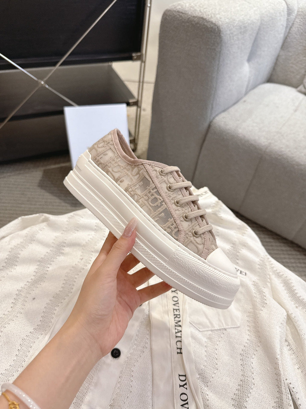 DIOR 26S PLATFORM SNEAKERS IN BEIGE OBLIQUE EMBROIDERED MESH