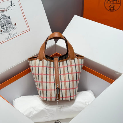 PICOTIN LOCK 18 BAG IN GOLD CALFSKIN ÉCRU/BEIGE/FAUVE/ROSE POP/NOIR EMBROIDERY PLAID CANVAS