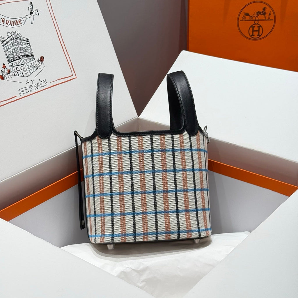 PICOTIN LOCK 18 BAG IN BLACK CALFSKIN ÉCRU/NOIR/FAUVE/NOIR/BLEU ZANZIBAR EMBROIDERY PLAID CANVAS