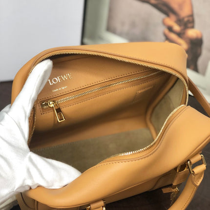 LOE AMAZONA 19 BAG IN WARM DESERT NAPPA CALFSKIN