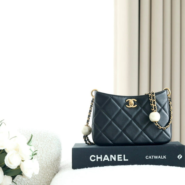 CHANEL 25S HOBO BAG 19.5 CM IN BLACK CALFSKIN WITH GOLD HARDWARE