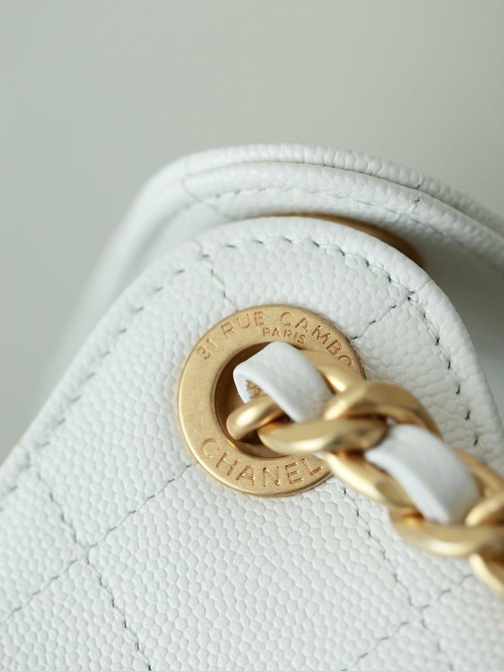 CHANEL 25S HOBO BAG 30 CM IN WHITE LAMBSKIN WITH GOLD HARDWARE