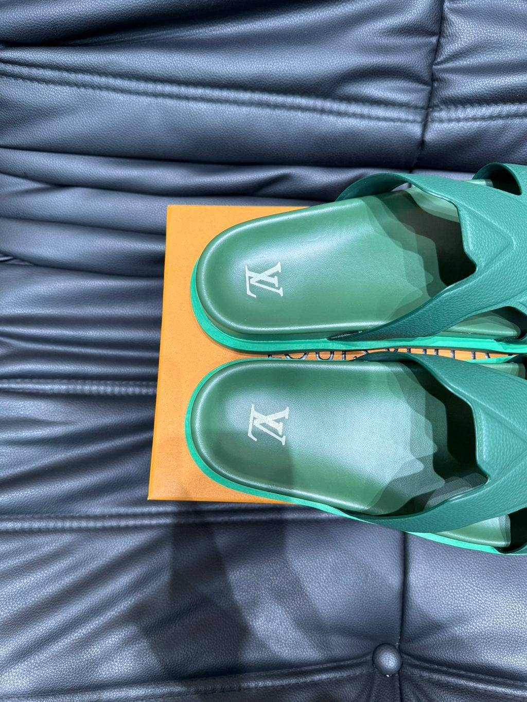 LV OASIS MULE IN SEA GREEN CALFSKIN