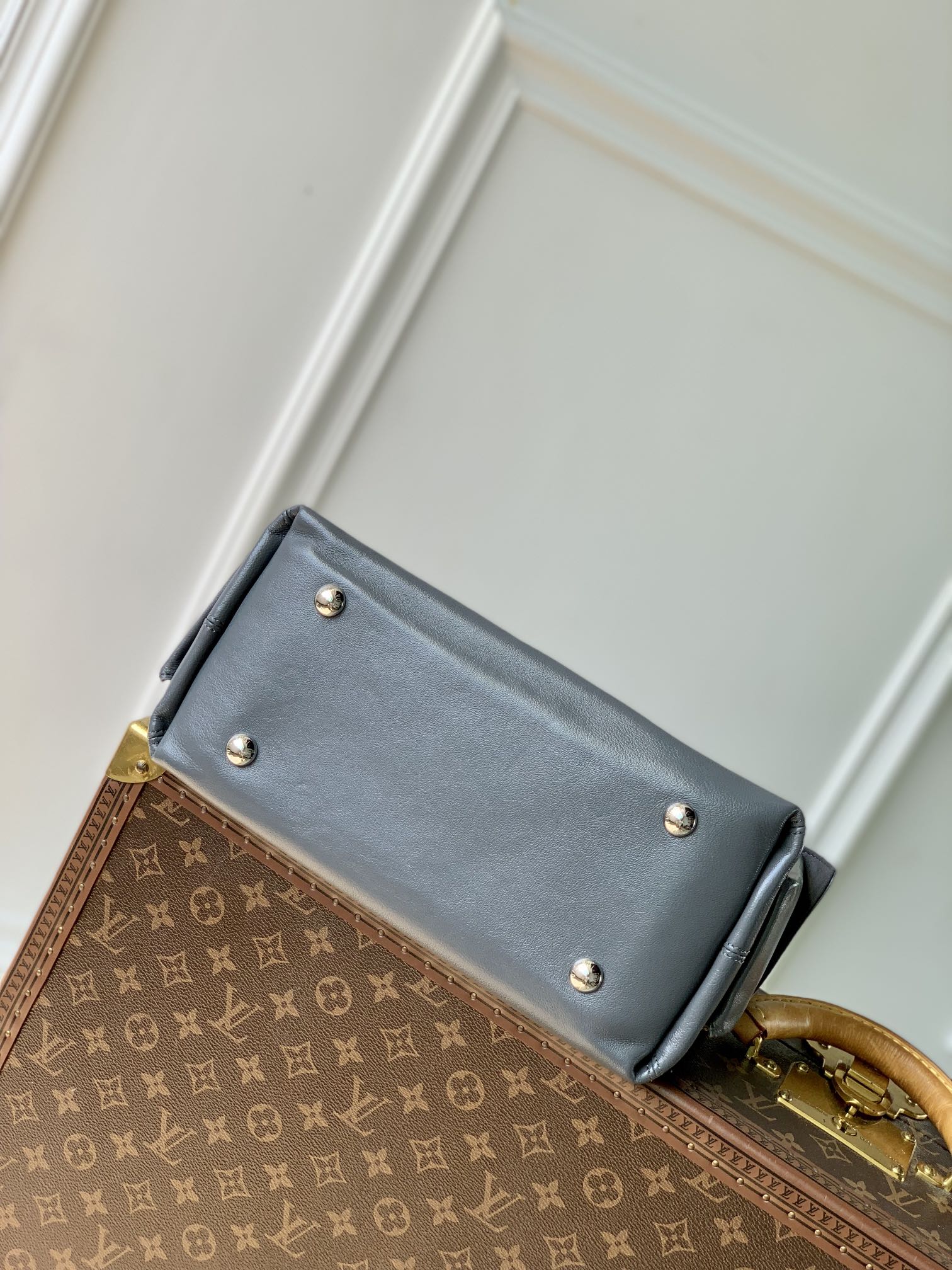 CARRYALL CARGO VIBE PM 33.5 IN GREY LAMBSKIN BROWN MONOGRAM TAG
