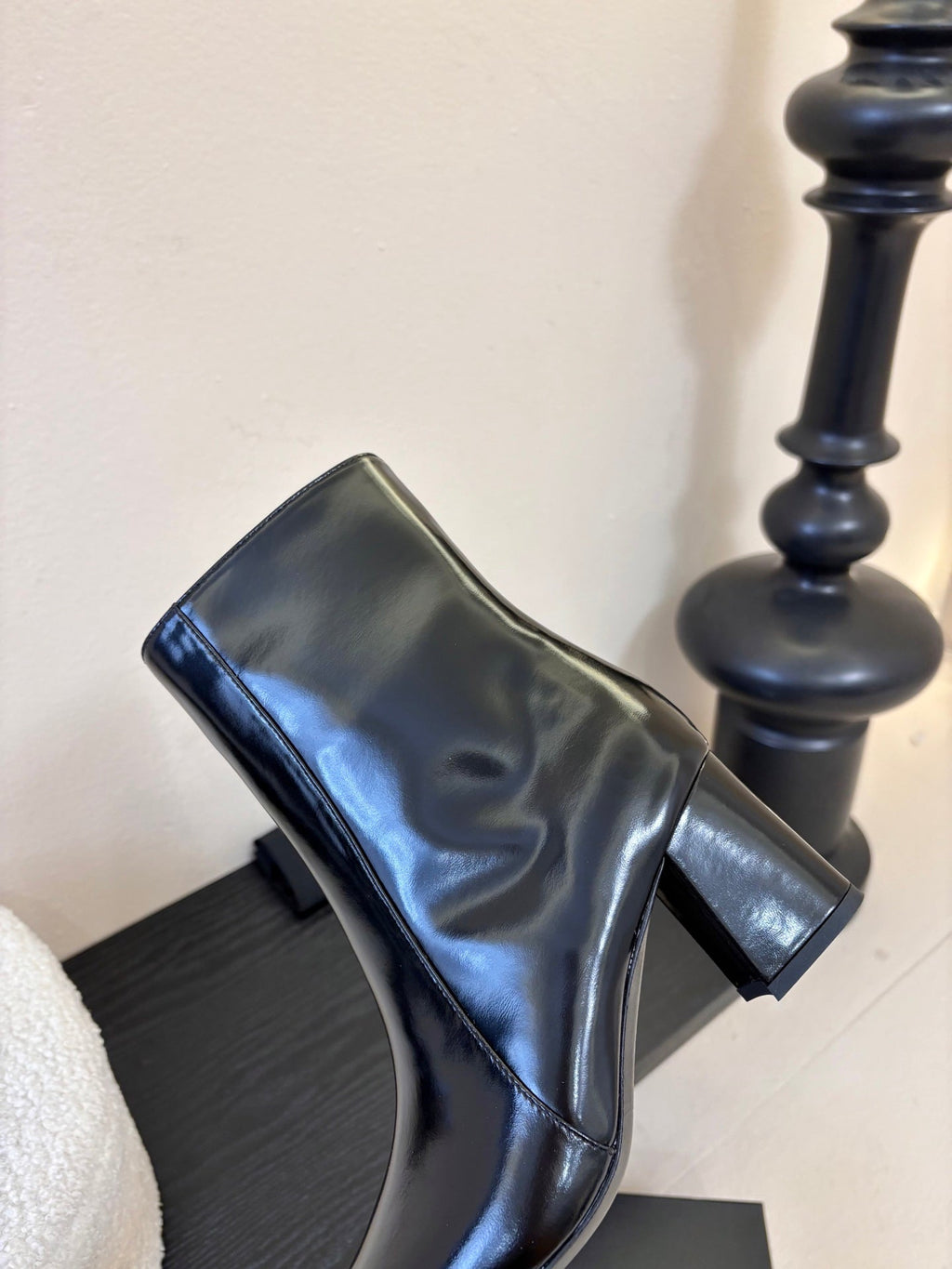 YSL 26S HEELED ANKLE BOOTS IN BLACK SHINY CALFSKIN