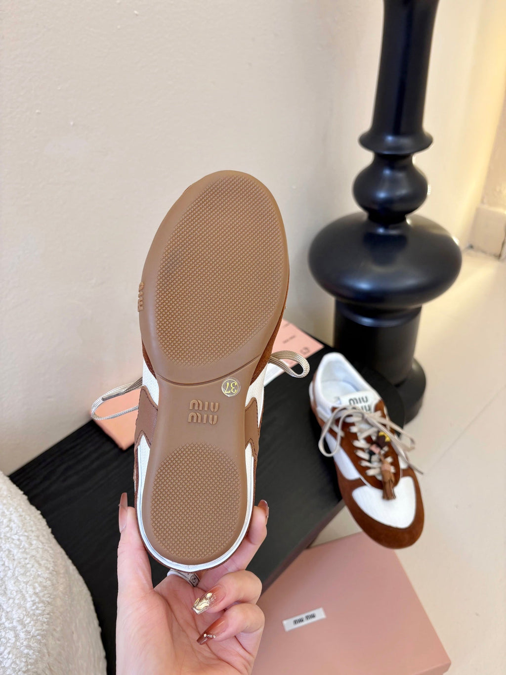 MIUMIU 26S SNEAKERS IN WHITE AND CARAMEL BROWN SUEDE AND MESH