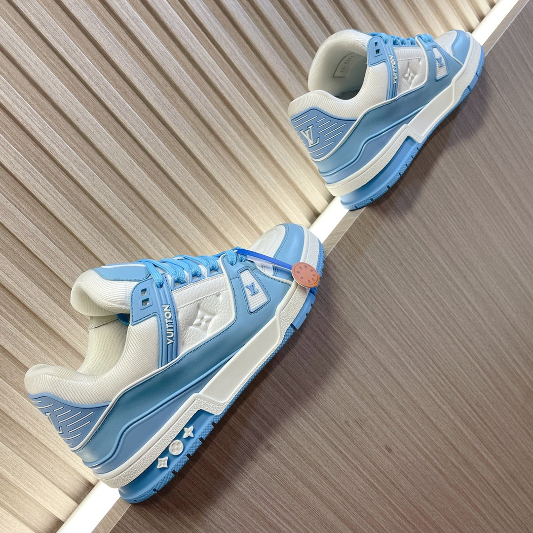 LV 26S LOW TOP SNEAKERS IN WHITE AND LIGHT BLUE CALFSKIN WITH MONOGRAM SOLE DETAIL