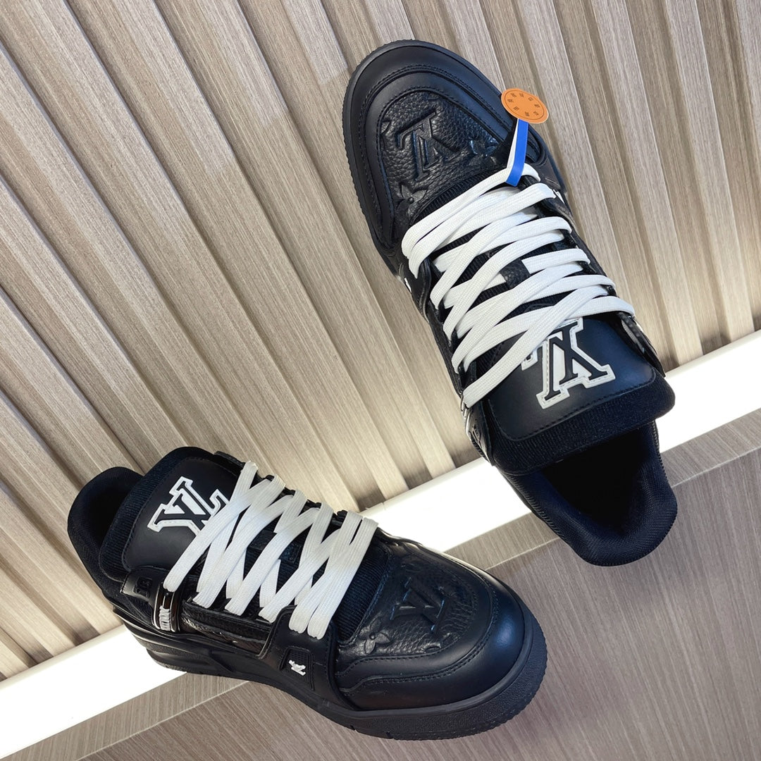 LV 26S LOW TOP SNEAKERS IN BLACK EMBOSSED MONOGRAM CALFSKIN