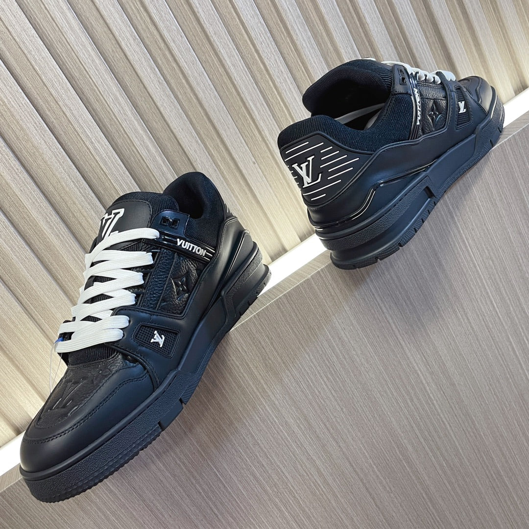 LV 26S LOW TOP SNEAKERS IN BLACK EMBOSSED MONOGRAM CALFSKIN