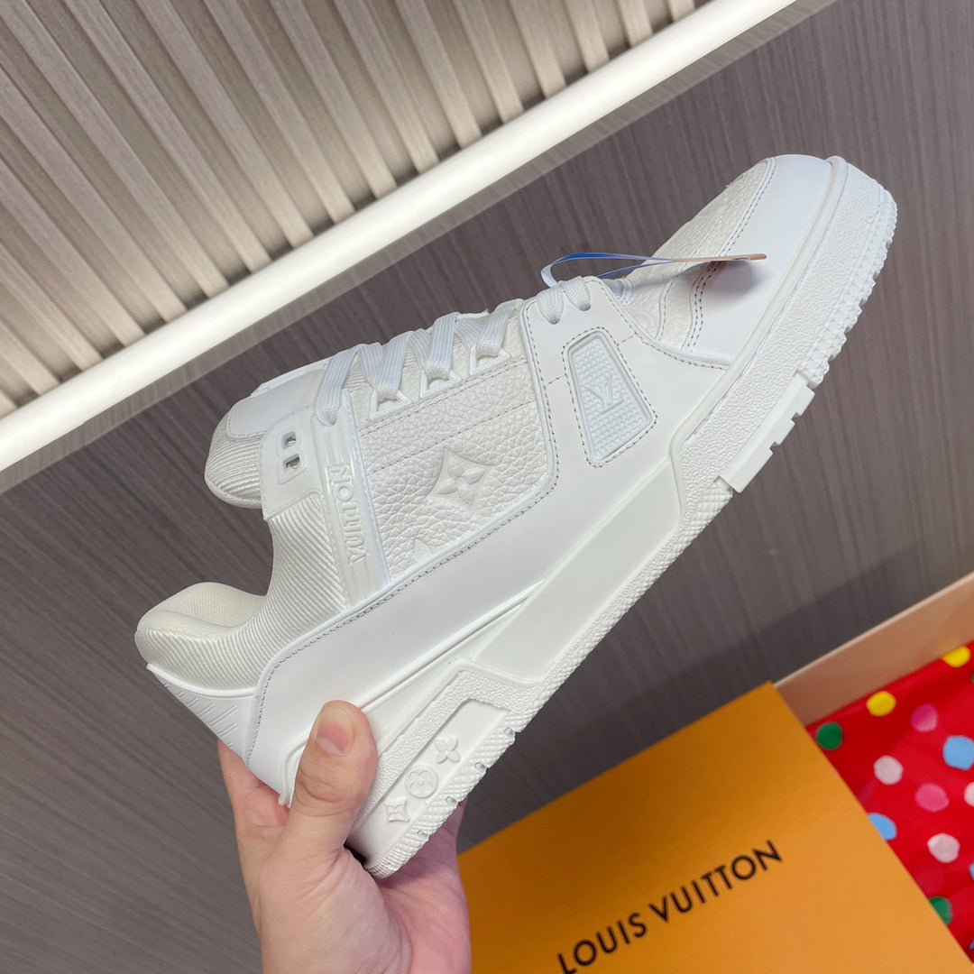 LV 26S LOW TOP SNEAKERS IN WHITE EMBOSSED MONOGRAM CALFSKIN