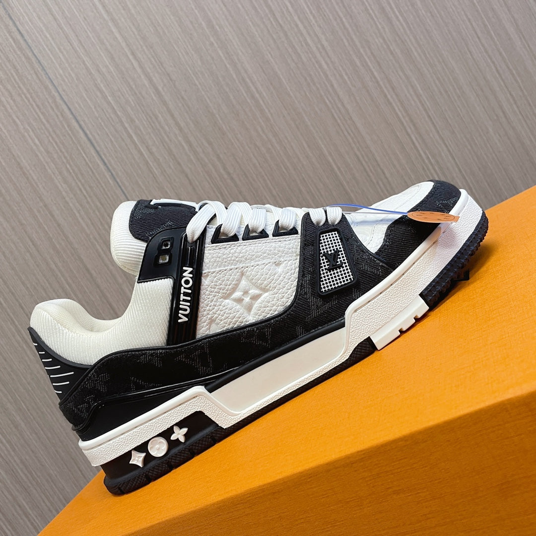 LV 26S LOW TOP SNEAKERS IN BLACK MONOGRAM DENIM AND WHITE CALFSKIN