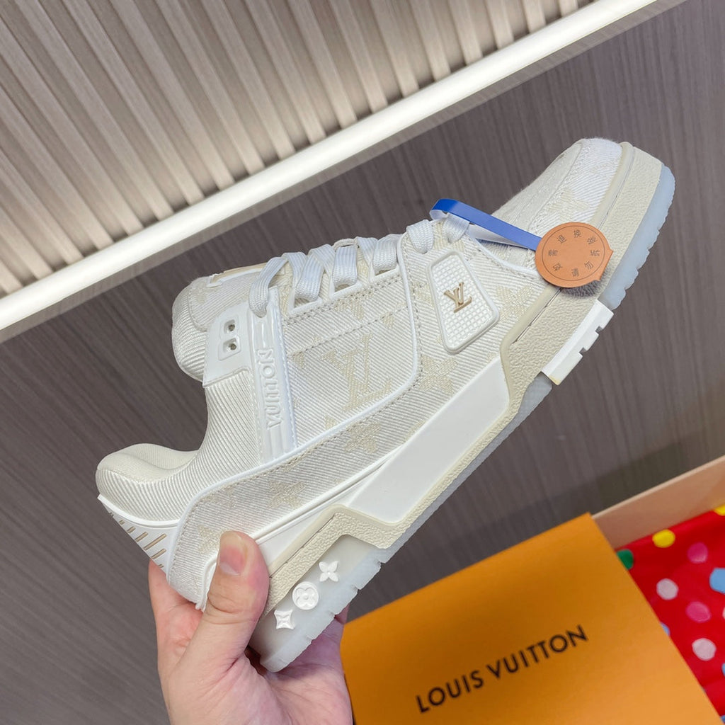 LV 26S LOW TOP SNEAKERS IN WHITE MONOGRAM DENIM