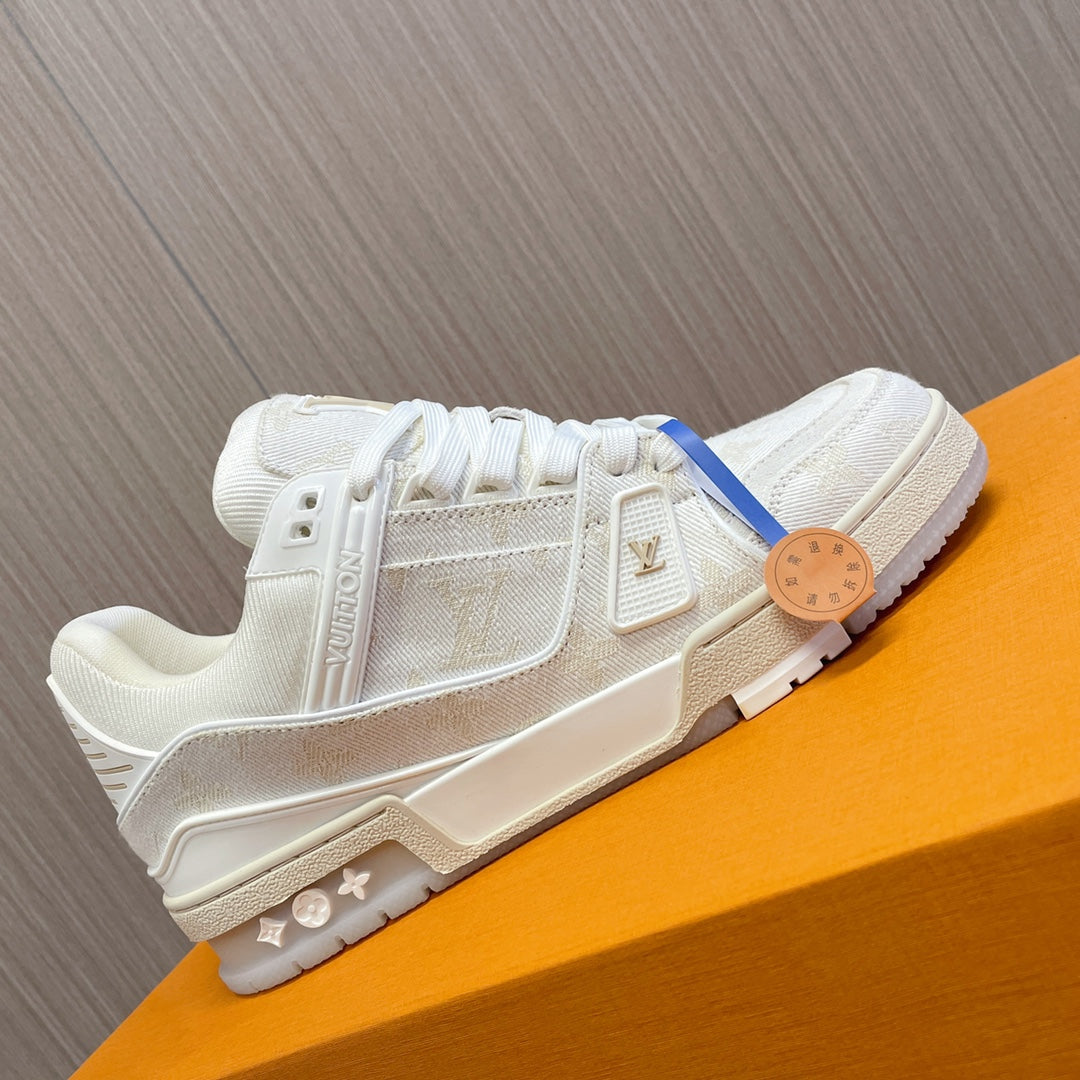 LV 26S LOW TOP SNEAKERS IN WHITE MONOGRAM DENIM