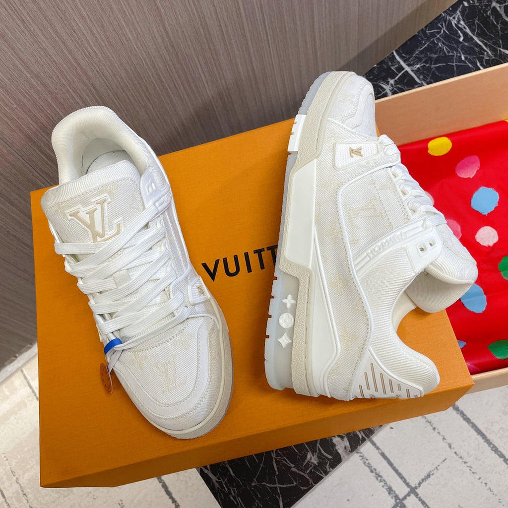 LV 26S LOW TOP SNEAKERS IN WHITE MONOGRAM DENIM