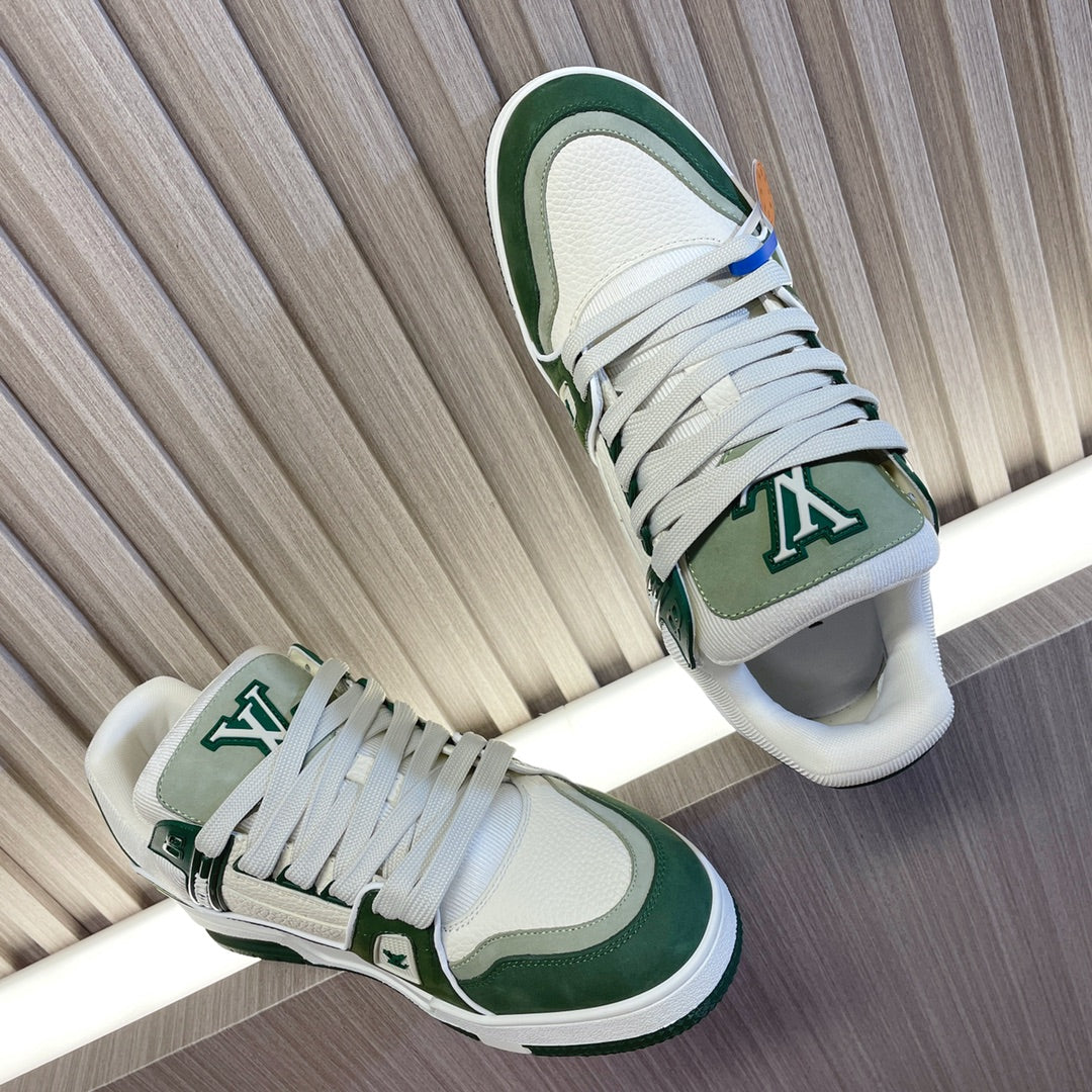 LV 26S LOW TOP SNEAKERS IN WHITE OLIVE GREEN CALFSKIN WITH MONOGRAM SOLE DETAIL