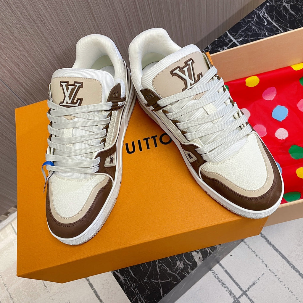 LV 26S LOW TOP SNEAKERS IN WHITE BROWN CALFSKIN WITH MONOGRAM SOLE DETAIL