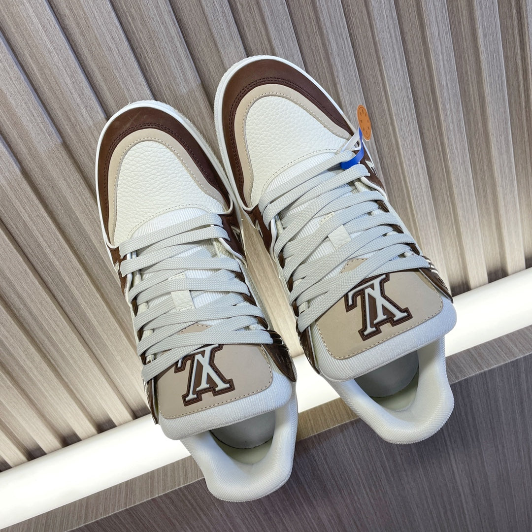 LV 26S LOW TOP SNEAKERS IN WHITE BROWN CALFSKIN WITH MONOGRAM SOLE DETAIL