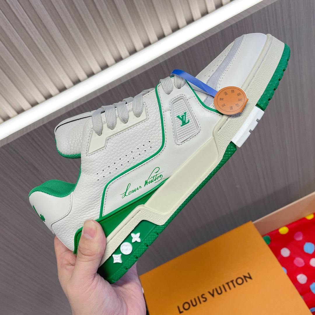 LV 26S LOW TOP SNEAKERS IN WHITE GREEN CALFSKIN WITH MONOGRAM SOLE DETAIL