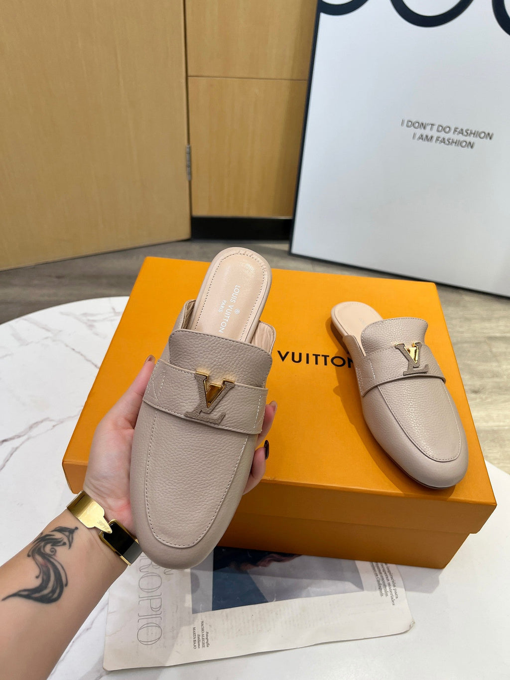 LV 26S MARE OPEN-BACK LOAFERS IN BEIGE GRAINED CALFSKIN