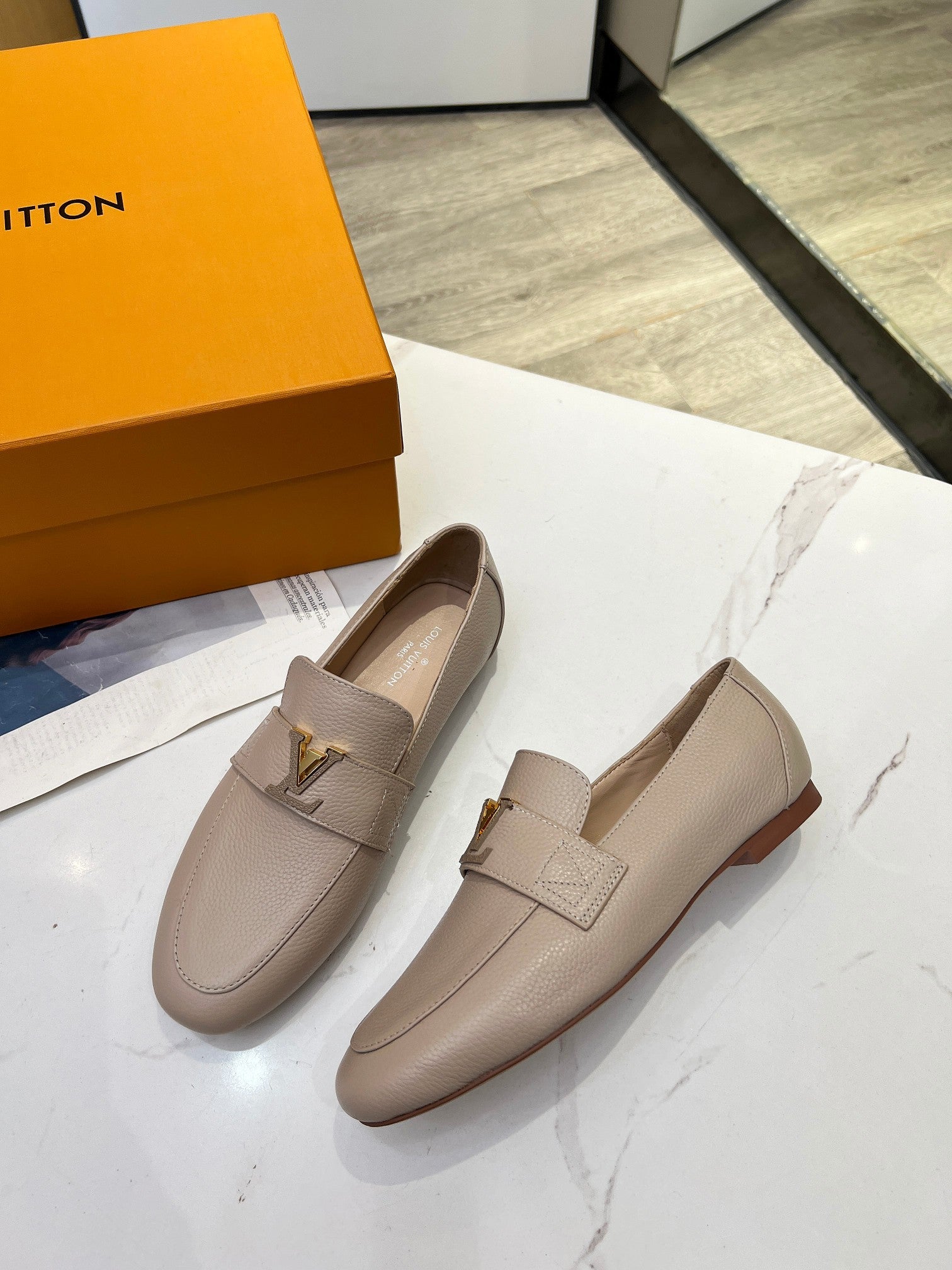 LV 26S MARE FLEX LOAFERS IN BEIGE GRAINED CALFSKIN