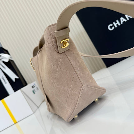 CHANEL 26S BUCKET SHOULDER BAG 26 IN LIGHT BEIGE SUEDE AND CALFSKIN GOLD HARDWARE