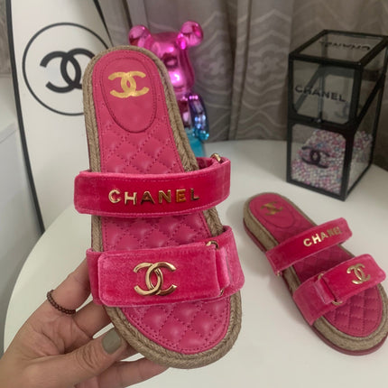 CHANEL 26S SLIDE SANDALS IN PINK VELVET AND CALFSKIN WITH ROPE SOLE GOLD HARDWARE