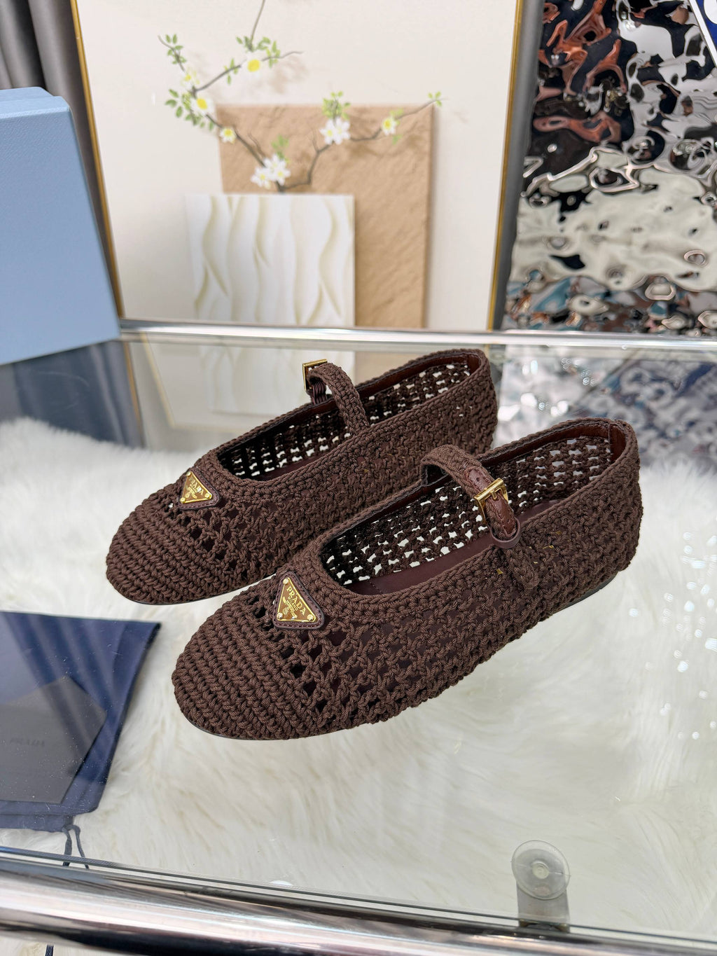 PRADA 26S MARY JANE FLATS IN DARK BROWN WOVEN RAFFIA WITH TRIANGLE LOGO