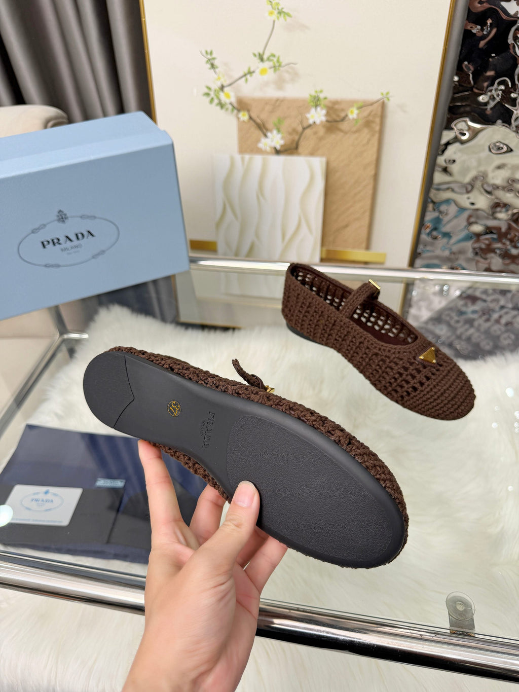 PRADA 26S MARY JANE FLATS IN DARK BROWN WOVEN RAFFIA WITH TRIANGLE LOGO