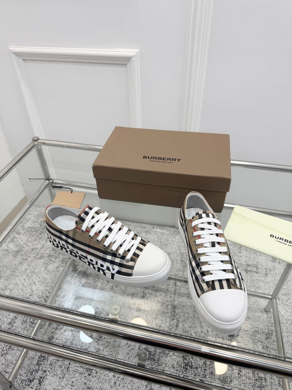 BURBERRY 26S VINTAGE CHECK SNEAKERS IN BEIGE AND BLACK CANVAS