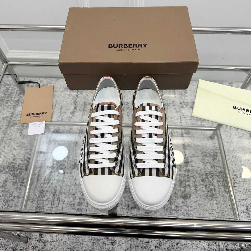 BURBERRY 26S VINTAGE CHECK SNEAKERS IN BEIGE AND BLACK CANVAS